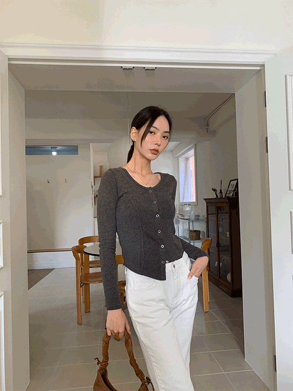 T13818K3A-라일라 라운드넥 앞 절개 슬림 티셔츠