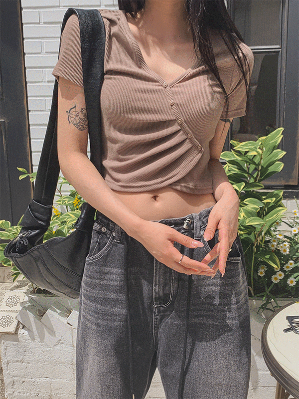 T15192K44-로벨스 브이넥 언발 버튼 주름 골지 반팔티