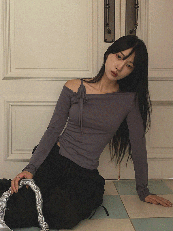 T15642K47-트리블 언발 트임 원숄 셔링 스트랩 긴팔티