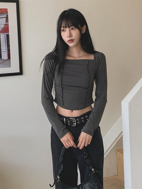 T15691K48-알브레 스퀘어넥 절개 라인 사이드 셔링 티셔츠