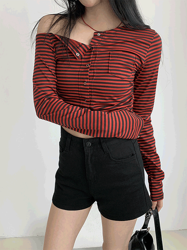 T16385K52-츠라무 버튼 포켓 단가라 오프숄더 티셔츠