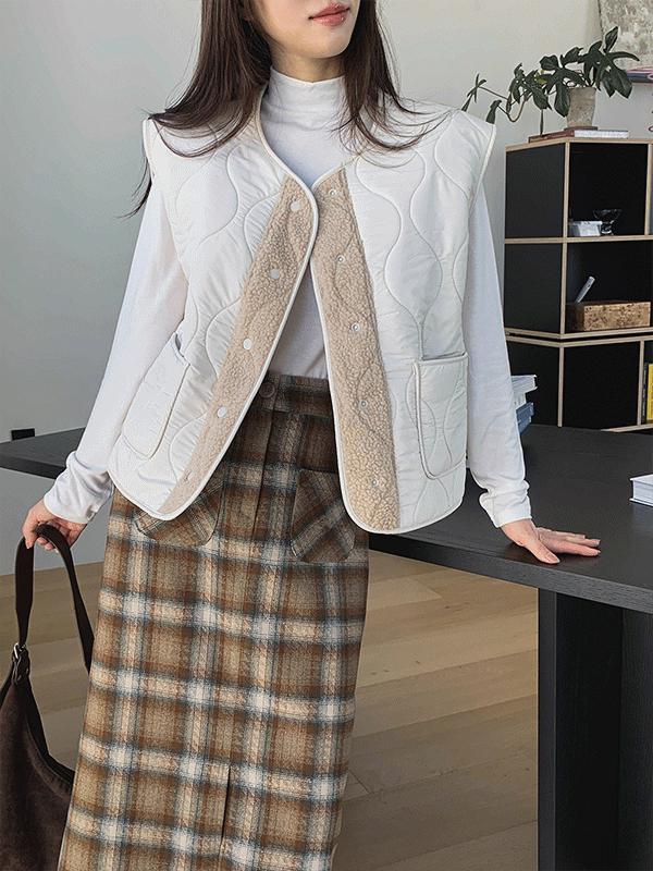 VT1403K5A-추덴스 양털 배색 물결 퀼팅 패딩조끼